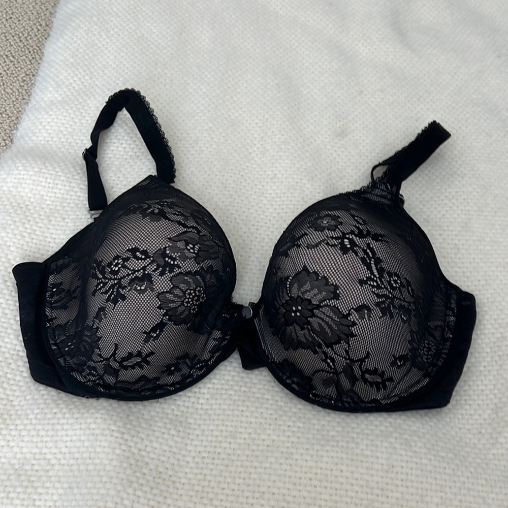 Victoria Secret Body by Victoria bra